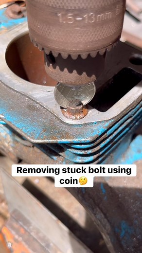 Removing stuck bolt using coin #reelsviralシ #fbreelsfypシ゚ #fbreelsvideo #mechanic #Remove #bolt | Rosy Mae Agustin Belarmino