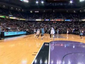 Tyreke Evans Amazing Game Winner at Buzzer
