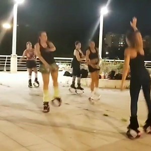 320K views · 10K reactions | Excelente clase de Vanesa ! #kangoo #Fit #training #energy #jumps #latino #bounce #kj #baila #jumpers umpers #lowimpact #loveit #fitnessdance #healthy #viernes #valencia | Fitnessparati bounce | Facebook