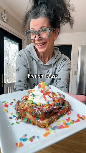9.2K views · 256 reactions | Easy recipe for fruity pebbles French Toast. #frenchtoast #breakfast #cereal #EasyRecipe #cooking | Iléna Tovia | Facebook