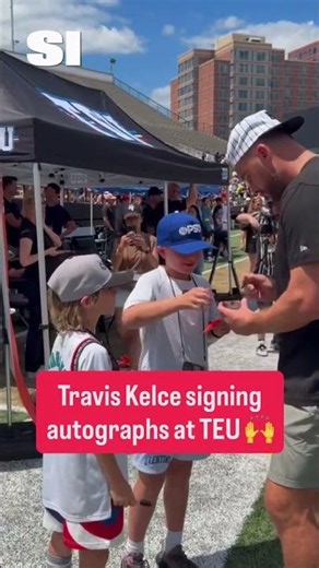 Travis Kelce Shows Love to the Fans at Tight End University ❤️ #traviskelce #nfl