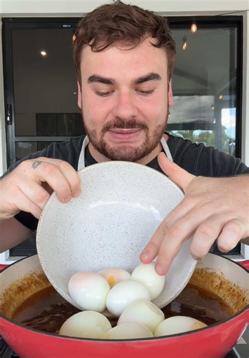 Michael Finch (@michaelfinch)’s video of seafood boil