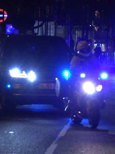 Speaker of the U.S. House of Representatives Mike Johnson's motorcade was seen being escorted from Kensington to his central London hotel by the Special Escort Group (SEG). #seg #specialescortgroup #motorcade #mikejohnson Flimed on the 16th January 2026