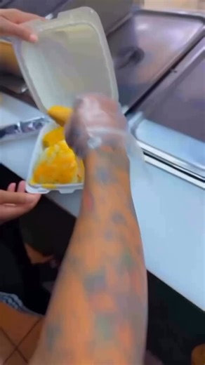 THE MUNCH BOX FULLY-LOADED BIG BOI PLATE 🍽️ ONLY AT THE MUNCH BOX 🔥🔥🔥 Fried chicken 🍗 Shepherds pie 🥧 salad 🥗 sweet corn 🌽 garlic bread 🥖 NOW AT THE MUNCH BOX | Munch Box