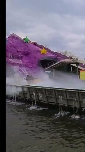 Splish Splash ‪@hollywoodingermany‬ Dora's Big River Adventure #themepark #splash