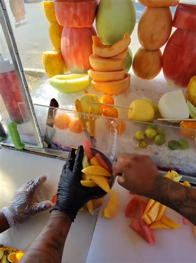 4.1K views · 122 reactions |  Fresh Fruit Ninja in Action at La Puente! Watch the fruit-cutting master at work on the streets of La Puente, CA!  Experience real street vendor vibes and skill like never before. #elninja17_ #elfrutero #fruitninja #streetvendors #mixfrut #lapuente #californiastreetfood #vendedoresambulantes #goodbless #ninja | Elninja17 | Facebook