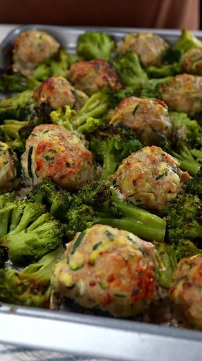 Veggie Turkey Meatballs and Broccoli Sheet Pan Recipe: https://www.atkins.com/recipes/veggie-turkey-meatballs-and-broccoli-sheet-pan/3087 31.8g Protein 29.6g Fat 3g Fiber 434.7cal 6g net carbs Prep Time: 15 Minutes Cook Time: 30 Minutes