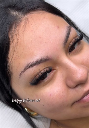 Wispy Volume Lash Extensions Tutorial