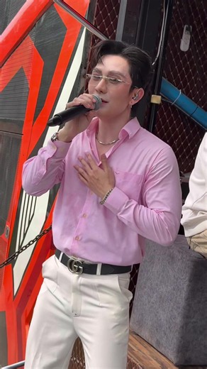 อ้ายจนทนได้บ่🎤✌️✨แบงค์ อภิวัตร #แบงค์อภิวัตร #ร้องเพลง #รถแห่ #เต้นรถแห่ #สนุกสนาน