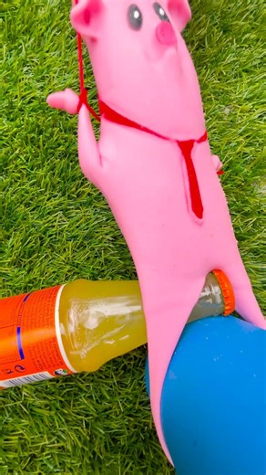 Soda Showdown: The Toothless Wonder! 😄🥤🦷