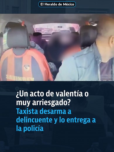 ¡De película! 🤯 Un taxista en Gaziantep, Turquía, demostró unos nervios de acero al desarmar al sicario que lo mantenía como rehén. Con pura valentía, le arrebató el arma frente a frente y lo entregó directo a las autoridades. #Turquía #taxista #viral
