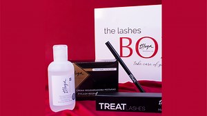 The Lashes Box kit takes care of and beautifies your eyes in an instant. Color and treatment to be perfect and show off lashes. www.thuya.com/professional #thuya #christmas #eyelashes #lashes #makeupremove #regeneratingcream #treatlashesmascara #christmas #christmasgift | Thuya Professional International