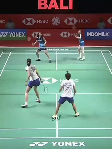 Pearly vs Shida: A Badminton Showdown