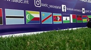 #rdc_Botswana 26.11.2020 l #Sadc_Summit LE CHEF DE L'ETAT FELIX ANTOINE TSHISEKEDI PARTICIPE AU SOMMET EXTRAORDINAIRE DE LA SADC Le Président de la république Félix Antoine Tshisekedi Tshilombo est arrivé jeudi en milieu de nuit à Gaberone , capitale du Botswana pour participer au Sommet extraordinaire de la Troïka de la Communauté économique des États de l'Afrique Australe ( SADC) prévu ce vendredi 27 novembre. A l'aéroport international Sir Seretse Khama de Gaberone , le Chef de l'Etat congola