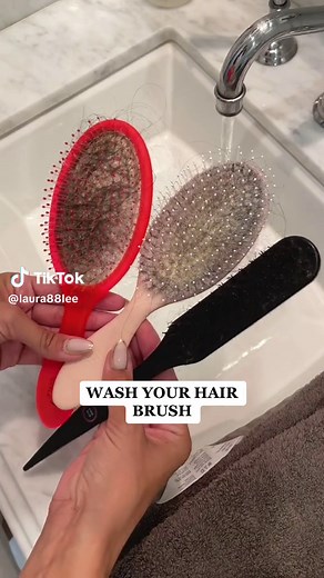 How to Clean Your Hairbrush Properly