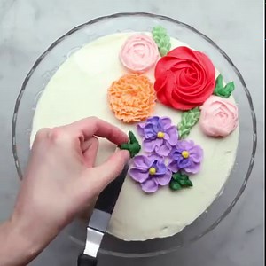 Learn how to pipe buttercream flowers in no time with these steps 🌸 | Goodful
