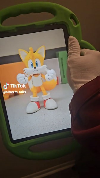 Creative Drawing on iPad: Happy Tails and Curly Tails