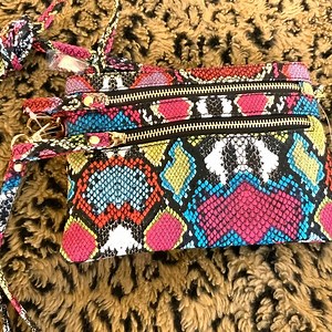 Snakeskin Crossbody BAG❤️CLOSEOUT FLASH SALE❤️PYTHON PRINT FAUX LEATHER …