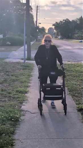 Cruisin Carol.