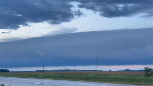 16K views · 103 reactions | Backside of the Gust Front just North of Carberry at 6:35am! Moving so fast but it looks super cool 朗  #MBStorm #MBwx -Justin. 邏 | The Weather Centre of Manitoba | Facebook