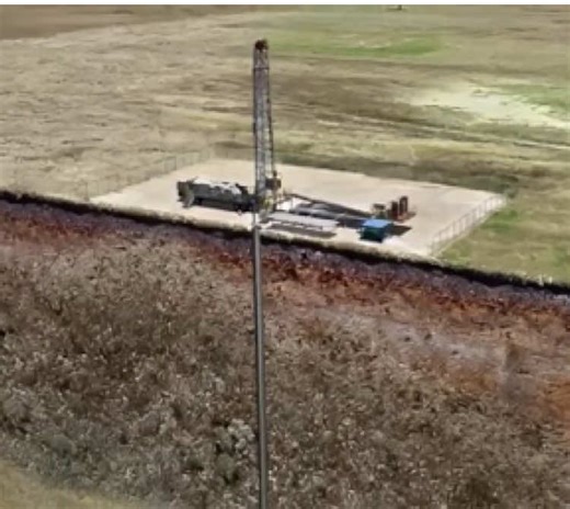 How is natural gas extracted?#foryou #zackdfilms #naturalgas