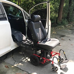 [Hot Item] R10 Swivel Turning Car Seat Designed for Handicapped People