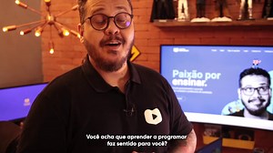 Aprenda a programar com cursos grátis e conquiste certificados! Aulas gratuitas de programação com o professor Gustavo Guanabara através do canal Curso em Vídeo ou do site, por onde o aluno pode obter certificados. O projeto Curso em Vídeo foi lançado em 2013 com o objetivo de ensinar tecnologia a distância e foi ganhando forma. Hoje, já conta com mais de 1 milhão e 500 mil alunos e uma grande quantidade de conteúdos ricos. | Cursos em Vídeo