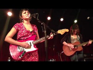 Norah Jones doin Johnny Cash's "Cry, Cry, Cry"
