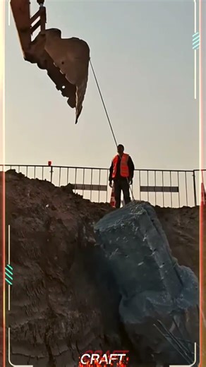 Process of Excavator Lifting Stones#craft #youtubeshorts