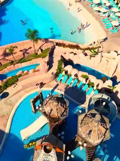 ☀️💦 Een betaalbare familievakantie mét aquapark in Turkije? 😍🇹🇷 Orka World Hotel & Aquapark is perfect voor wie zon, zwembaden en plezier zoekt 🌴✨ 🎢 Waterglijbanen & aquapark 🏖️ Dicht bij strand en centrum 🍹 All inclusive genieten 🌅 Gezellige vakantiesfeer voor het hele gezin Dit is echt zo’n hotel waar kinderen zich geen seconde vervelen 👀✈️ Boek via de affiliate link in bio 🤍 #orkaworld #fethiye #turkije #aquapark #creatorsearchinsights