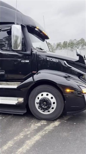 Owner operator Sergey rolling out! Stay safe out there... #Shorts #merdzictrans