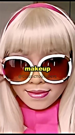 The First YouTuber to Build a Beauty Empire 💄