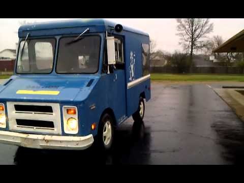 Old Creepy Haunted Ice Cream Truck With Loud Music Ghost Driver !