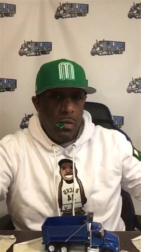 Shermain Burchett on Instagram: "#TRUCKINGWITFAB tonight show was about things that can destroy you from being successful in the trucking business. Shout out to my bro @jonte_hawkins for sharing his story with us. Come join us Sat 7th truckingwitfab@gmail.com #dumptrucktalk #trucking #community"