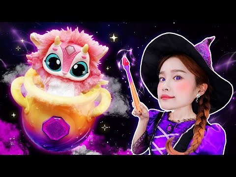 基尼女巫往魔法壶里添加药水之后，变出了可爱的娃娃哦！