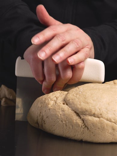 The Dexter® S196 Dough Cutter is a must-have for bakeries, pizzerias, and busy commercial kitchens. 🥖🍕 Built for precision cuts, long-lasting durability, and all-day comfort, it handles dough with ease—batch after batch, shift after shift. Clean cuts. Less fatigue. Pro results you can count on. #DexterMade #BakeryTools #PizzeriaLife #commercialkitchenequipment #bakingprofessional #kitchenessentialsfinds #breadmaking #breadtok🍞🥐🥖🥯