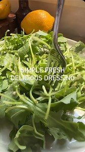 The easiest homemade dressing you’ll ever shake up 🥗✨ Fresh, zesty, and ready in minutes — perfect for drizzling on all your greens. 🍋 Recipe 👇 • ¼ cup fresh lemon juice • 1 tsp garlic, minced • 1 tsp Dijon mustard • ¼ tsp salt (more to taste) • Freshly ground black pepper • ½ tsp honey or maple syrup • ¼–⅓ cup extra-virgin olive oil • ½ tsp fresh or dried thyme (optional) my favorite way to serve it is on top of arugula! How about you? #twominutesaladdressing #ditchstorebought #easylemonvina