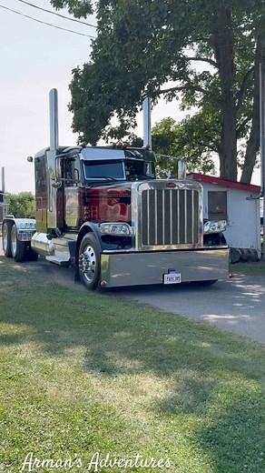 Epic Big Rigs Passing by at the Truck Show 🚛💫 #bigrig #truckshow2025