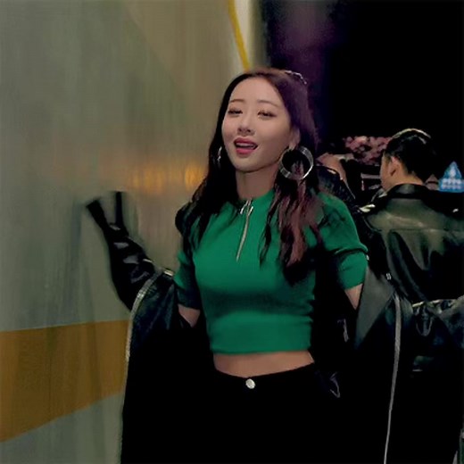 Chuu Smiling: A Captivating GIF from Loona