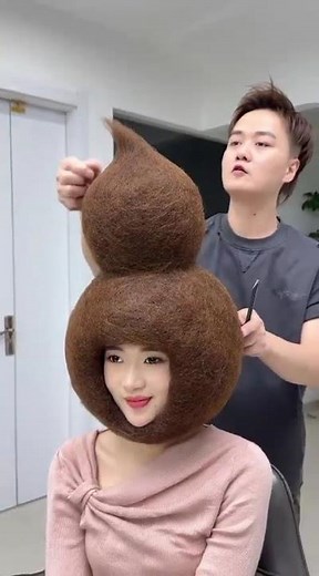 Chain handcuffs mein bandha hua ek shakhs #hairdesign #creative