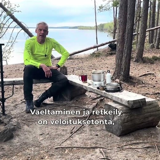 Kansanedustaja Pauli Kiuru 16.5.2023 Vaellusreissu Patvinsuon kansallispuistossa.