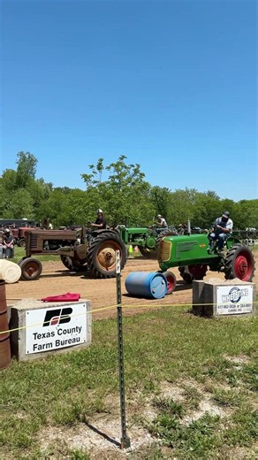 Tractor games, barrel roll finale 😱 Ozark's Older Iron Club Cabool Missouri #shorts