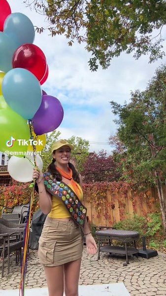 Carl & Russell🎈🏠#halloweencouplescostumes #hallowen #couplegoals #halloween2023 #Up #russellfromup #upthemovie #upcouplecostume