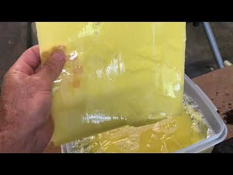 Homemade beeswax starter strips and foundation for comb honey @ Les Gold