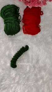 107K views · 1K reactions | Crochet Christmas Wreath Hanging ✨臨 #crochetocity #crochet #christmas2025 #wreathmaking #treeornaments #christmasornaments #diy #trendingreelsvideo | Crochetocity | Facebook