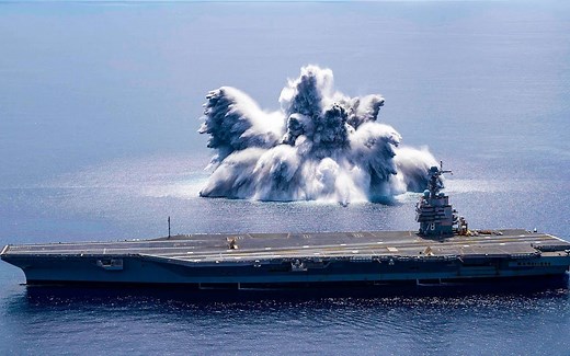 美军福特号航母（CVN 78）第一次接受全舰抗爆炸冲击试验