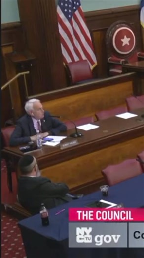 356K views · 2.5K reactions | Hear it from FDNY themselves: they do not put out lithium ion battery storage fires because doing so makes it more dangerous. These sites are left to burn out, releasing toxic gases into our neighborhoods. This is why we need to stop these facilities from opening in our communities. | Robert Holden | Facebook