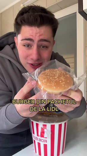 Burger din pachetul de la Lidl: O experiență delicioasă