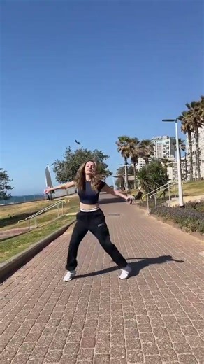 BEST SHUFFLE GIRL ELECTRO DANCE MUSIC VIDEO 2026 ON A VIRAL TIKTOK SONG❤️ #electro #dance #shorts