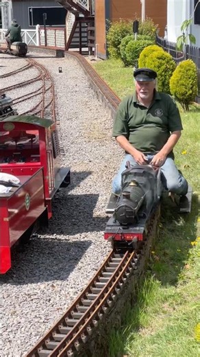 WATCH THIS TINY STEAM TRAIN POWER THROUGH! 💨 #MiniatureRailway